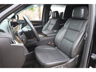 2024 Cadillac ESCALADE thumbnail 11