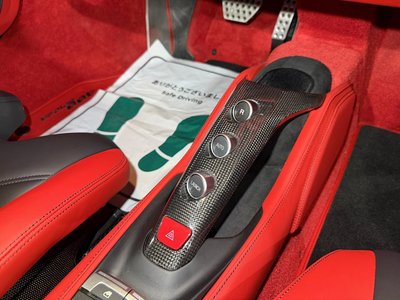 صورة مصغرة 49 لـ 2017 Ferrari 488 SPIDER