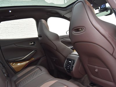 2024 Aston Martin DBX 缩略图 26