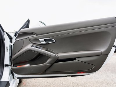 2017 Porsche 718 照片 24