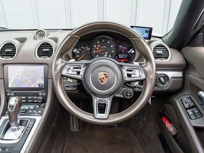 2017 Porsche 718 照片 25