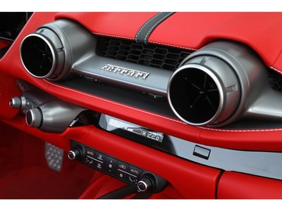 2020 Ferrari 812 GTS — фото 67