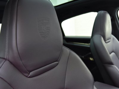 2024 Porsche CAYENNE thumbnail 17