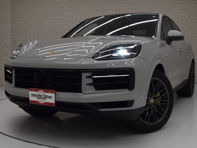 2024 Porsche CAYENNE photo 5