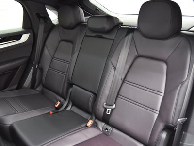 2024 Porsche CAYENNE photo 14