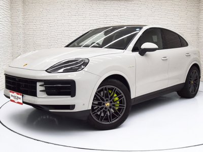 2024 Porsche CAYENNE photo 3