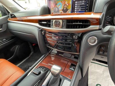 2015 Lexus LX 照片 33