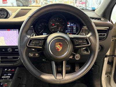 2023 Porsche MACAN — фото 17