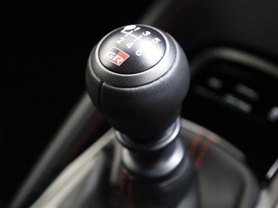 2025 Toyota GR COROLLA — миниатюра 27
