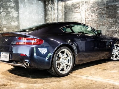 صورة 34 لـ 2008 Aston Martin V8