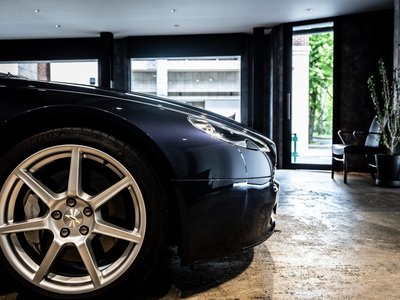 صورة 29 لـ 2008 Aston Martin V8