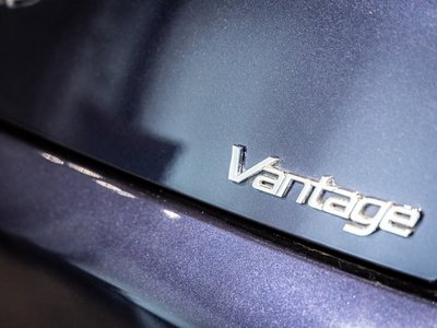 صورة 49 لـ 2008 Aston Martin V8