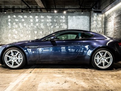 صورة 10 لـ 2008 Aston Martin V8