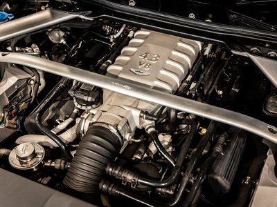 صورة 30 لـ 2008 Aston Martin V8