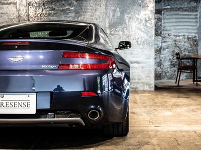 صورة 40 لـ 2008 Aston Martin V8
