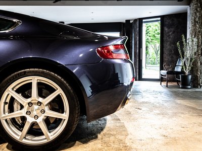 صورة 54 لـ 2008 Aston Martin V8