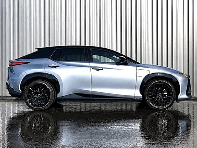 صورة 28 لـ 2023 Lexus RZ