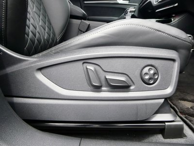 2023 AUDI SQ5 — миниатюра 11