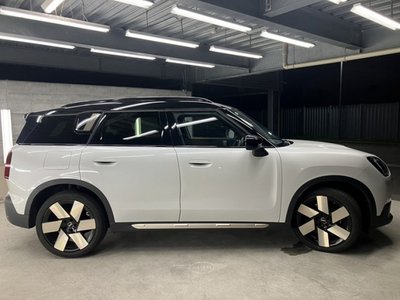 2024 MINI COOPER COUNTRYMAN photo 9