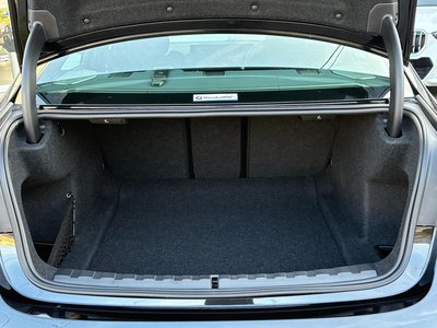 صورة 13 لـ 2025 BMW 3 SERIES