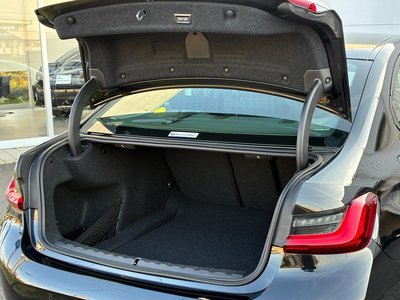 صورة 12 لـ 2025 BMW 3 SERIES