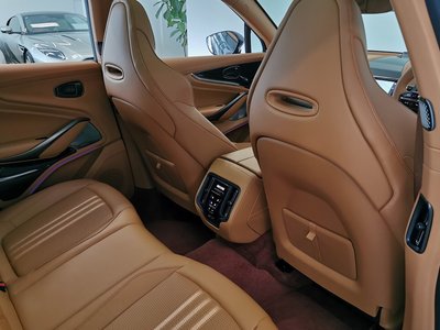 2025 Aston Martin DBX 缩略图 28