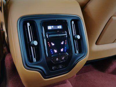 2025 Aston Martin DBX 缩略图 27
