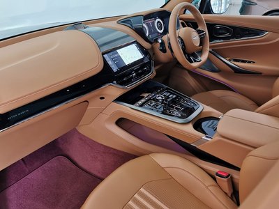 2025 Aston Martin DBX 缩略图 24