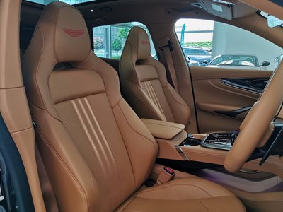 2025 Aston Martin DBX 缩略图 21
