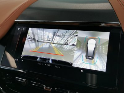2025 Aston Martin DBX 缩略图 18