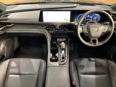 2025 Toyota CROWN ESTATE 照片 2