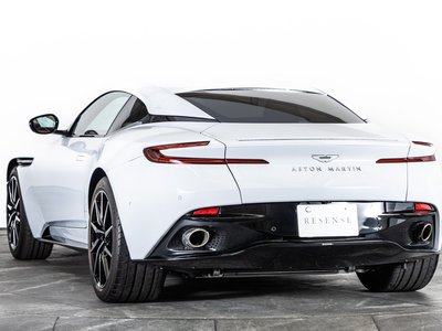 2022 Aston Martin DB11 — фото 25
