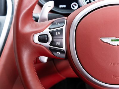 2022 Aston Martin DB11 — фото 56