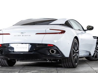2022 Aston Martin DB11 — фото 3