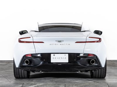 2022 Aston Martin DB11 — фото 27