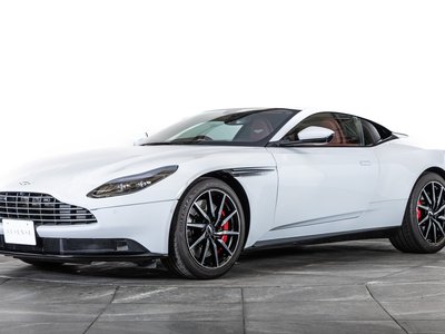 2022 Aston Martin DB11 — фото 4