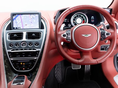 2022 Aston Martin DB11 — фото 36