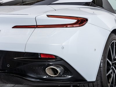 2022 Aston Martin DB11 — фото 29