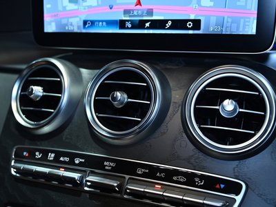 2019 Mercedes-BENZ GLC AMG thumbnail 32