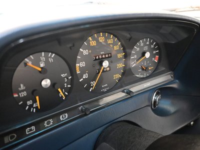 1982 Mercedes-BENZ MEDIUM-CLASS photo 18