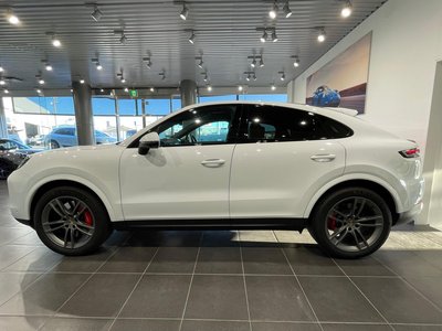 2023 Porsche CAYENNE photo 9