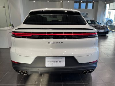 2023 Porsche CAYENNE photo 10
