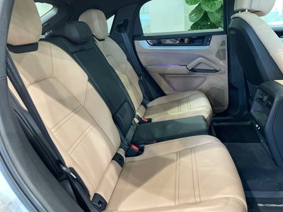 2023 Porsche CAYENNE thumbnail 32