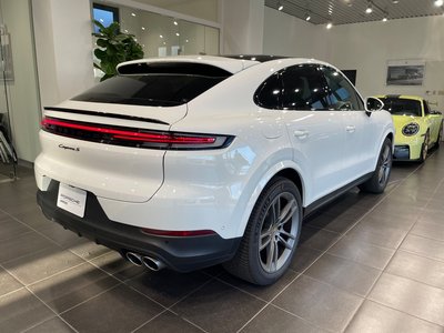 2023 Porsche CAYENNE photo 12