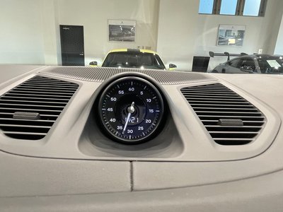2023 Porsche CAYENNE thumbnail 23