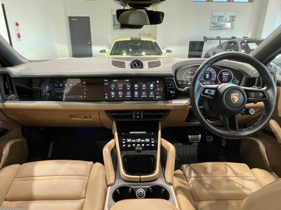 2023 Porsche CAYENNE photo 14