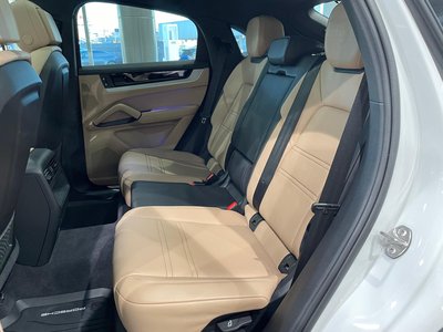 2023 Porsche CAYENNE thumbnail 36