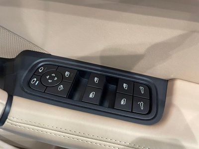 2023 Porsche CAYENNE thumbnail 48