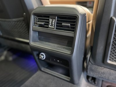 2023 Porsche CAYENNE thumbnail 33