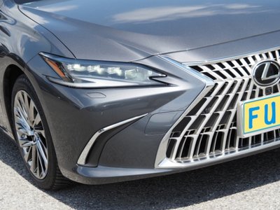 2024 Lexus ES photo 15